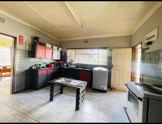 4 BEDROOM HOUSE FOR SALE IN SELCOURT
